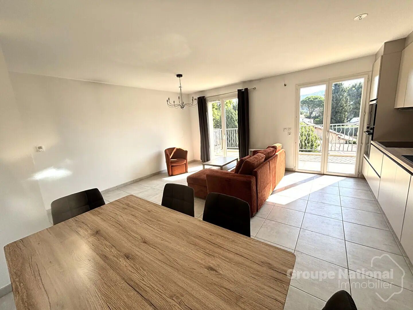 Appartement à louer, 67m², Eyguières