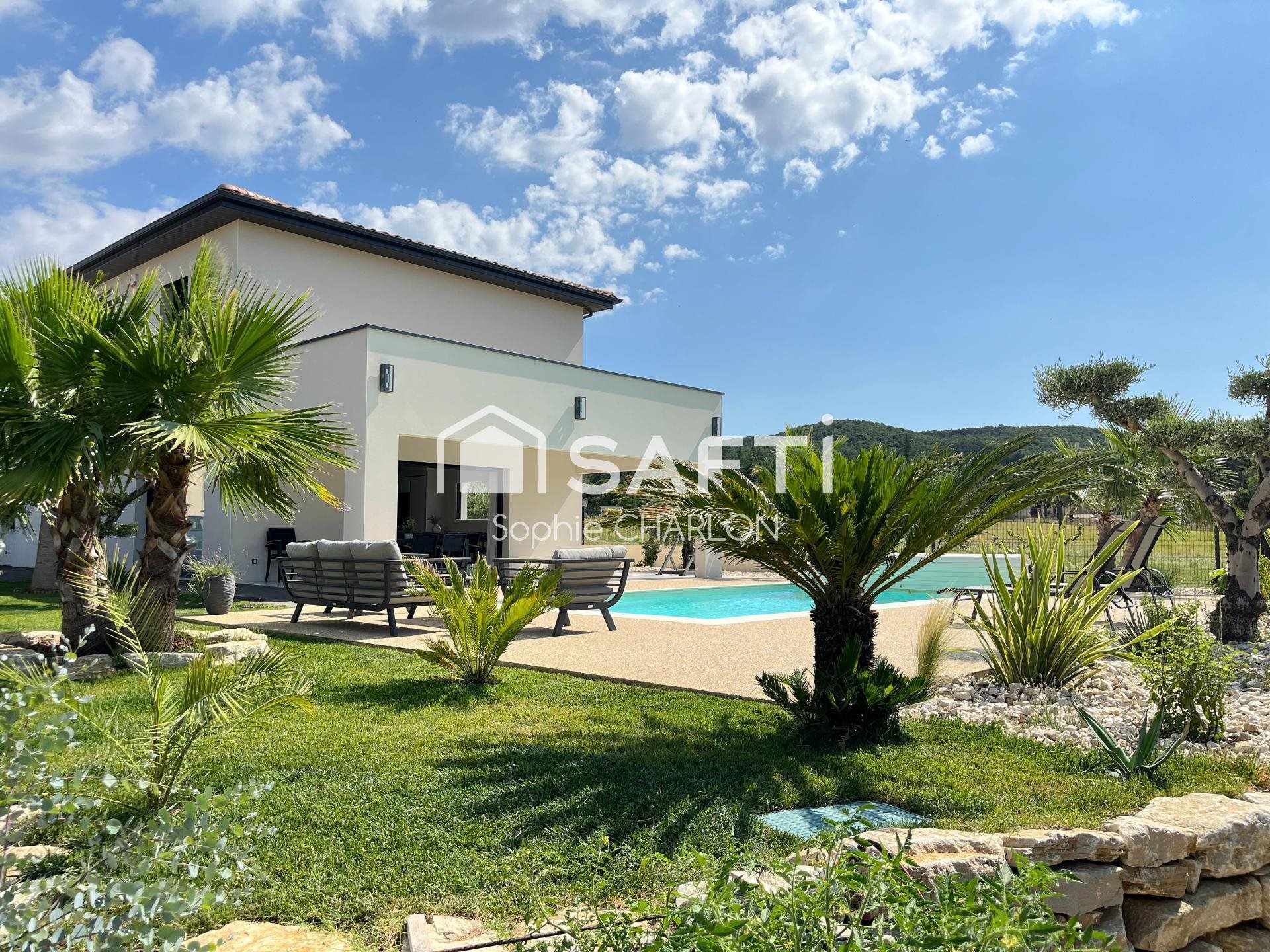 Maison à vendre, 153m², Cliousclat