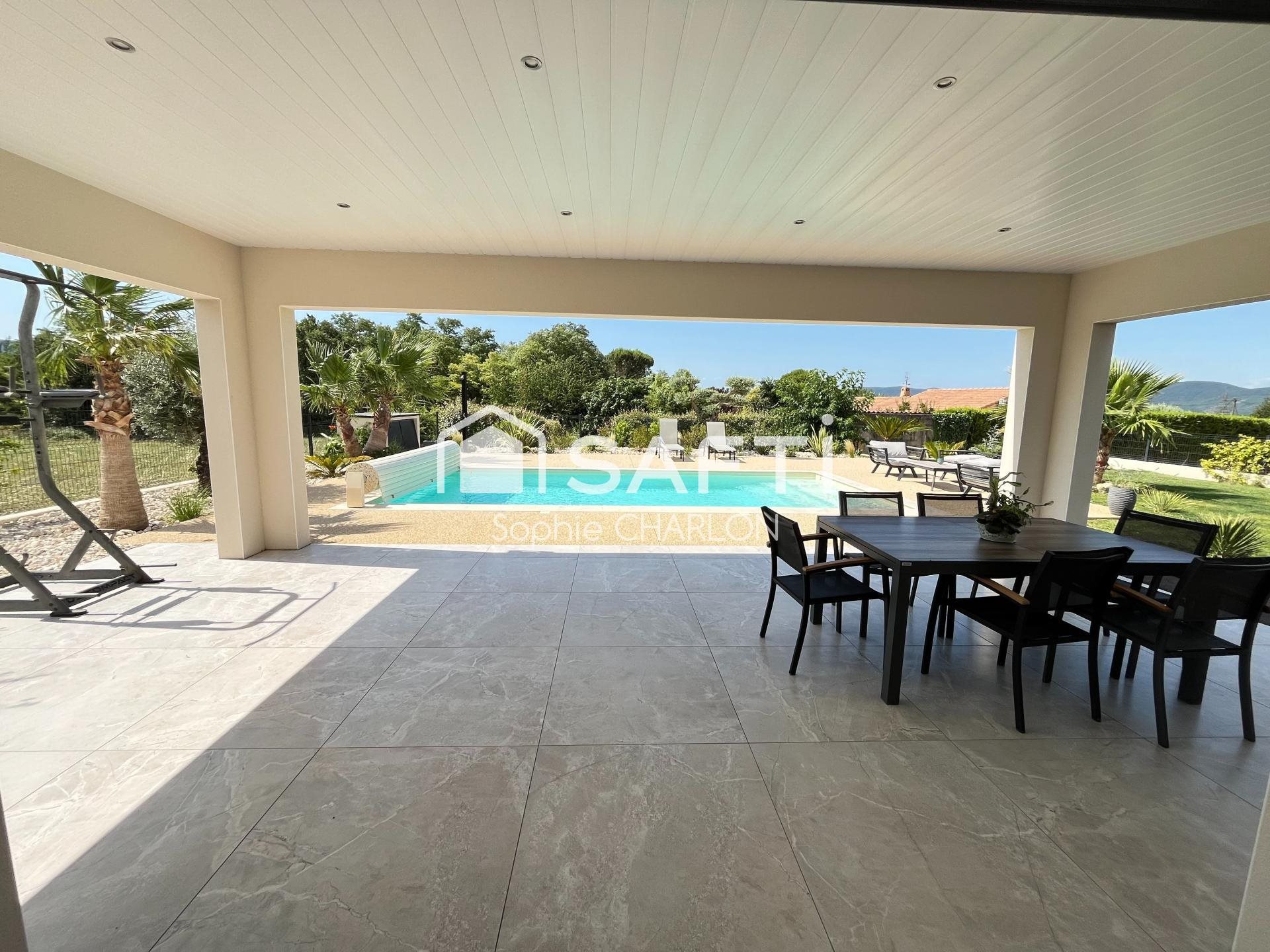 Maison à vendre, 153m², Cliousclat