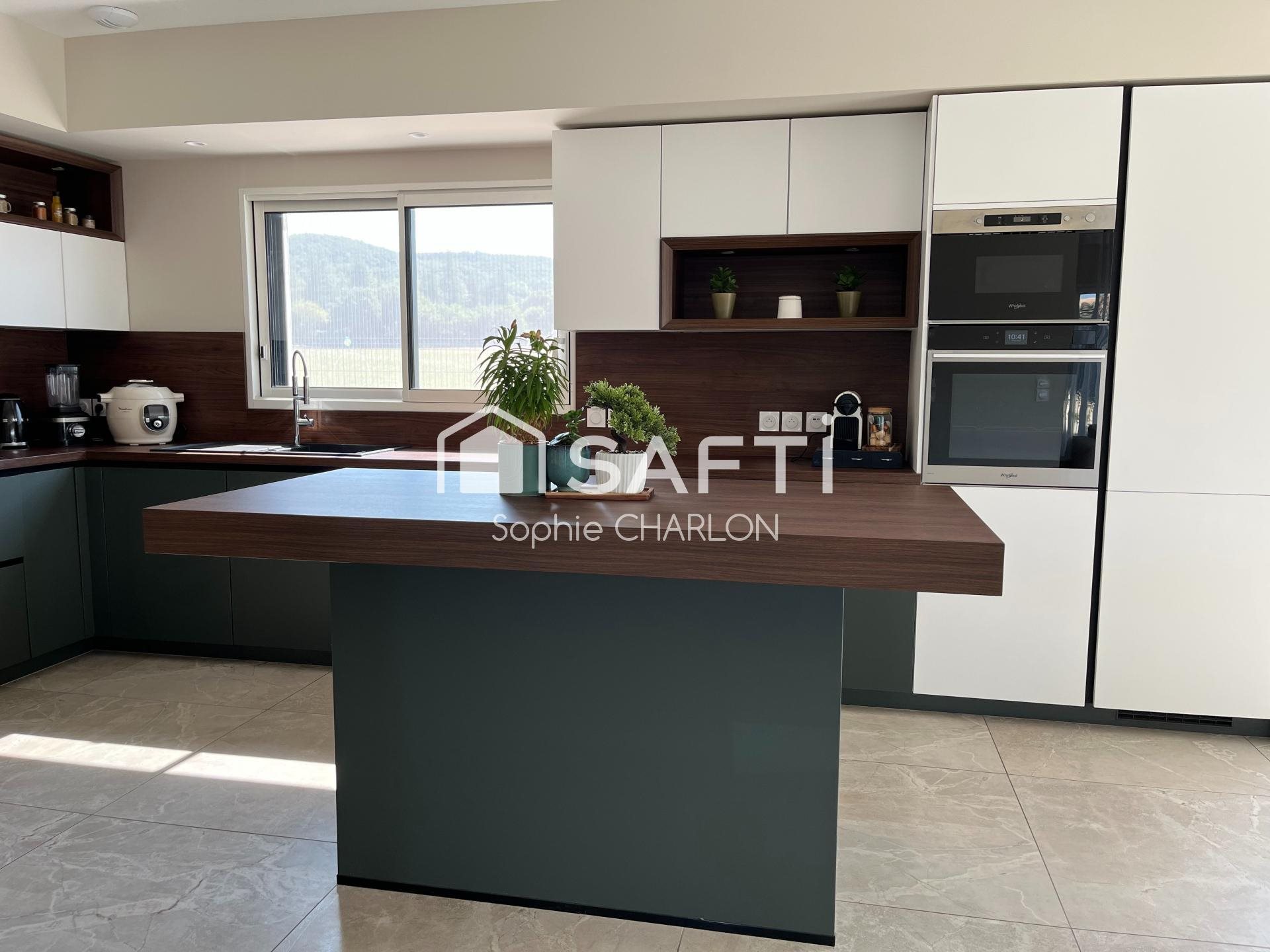 Maison à vendre, 153m², Cliousclat