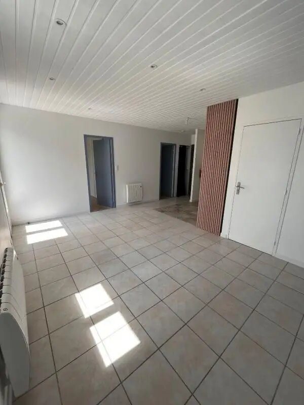 Maison à louer, 50m², Poullaouen