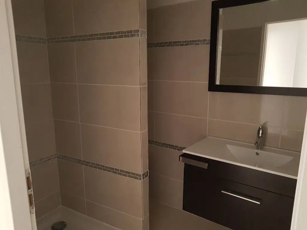 Appartement à louer, 40m², Pont-Saint-Esprit