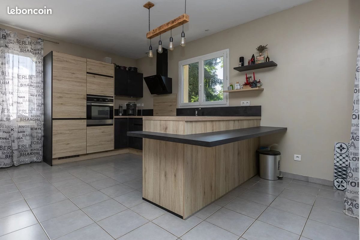 Maison à vendre, 117m², Parmilieu