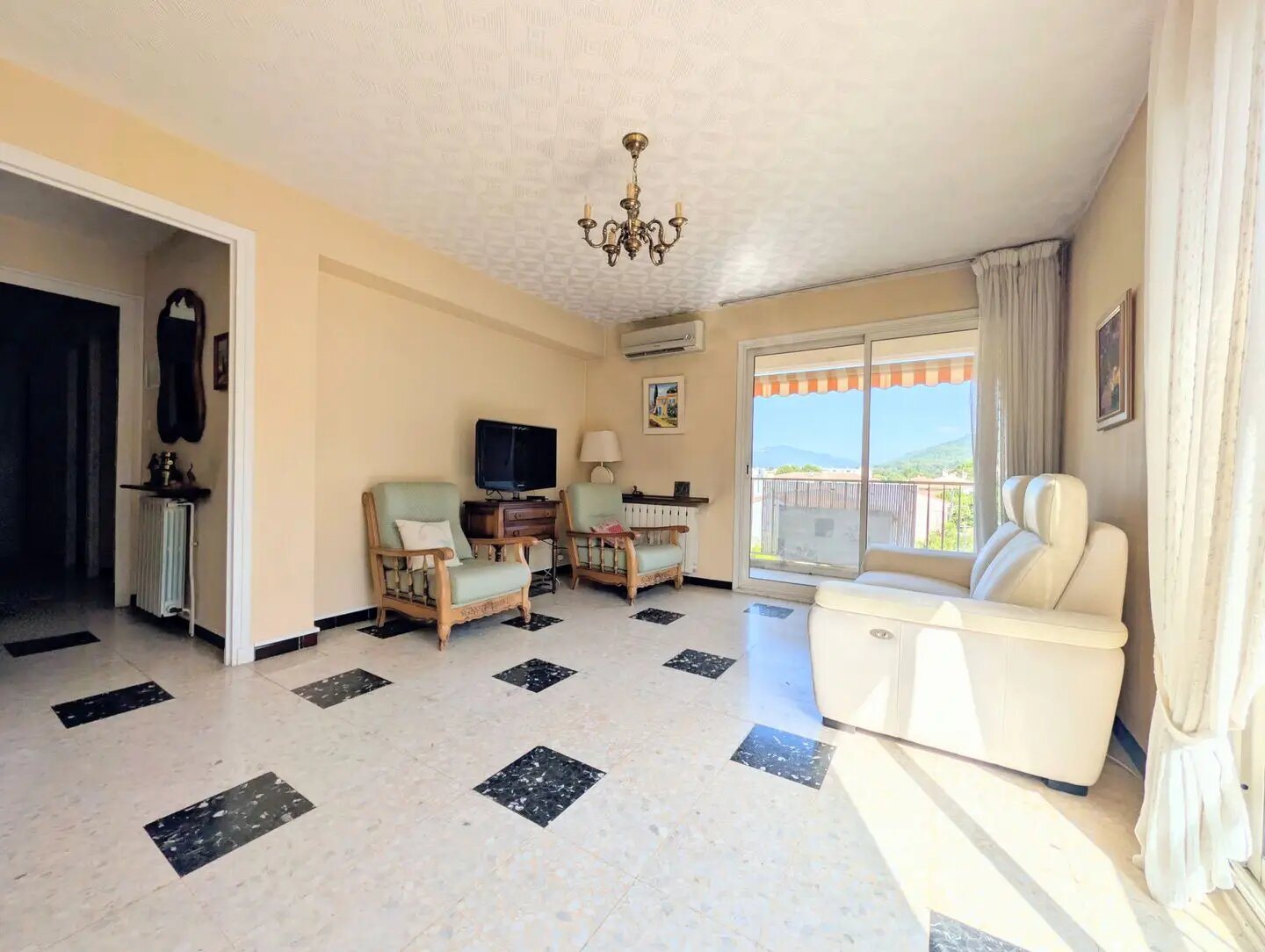 Appartement à vendre, 93m², Aubagne