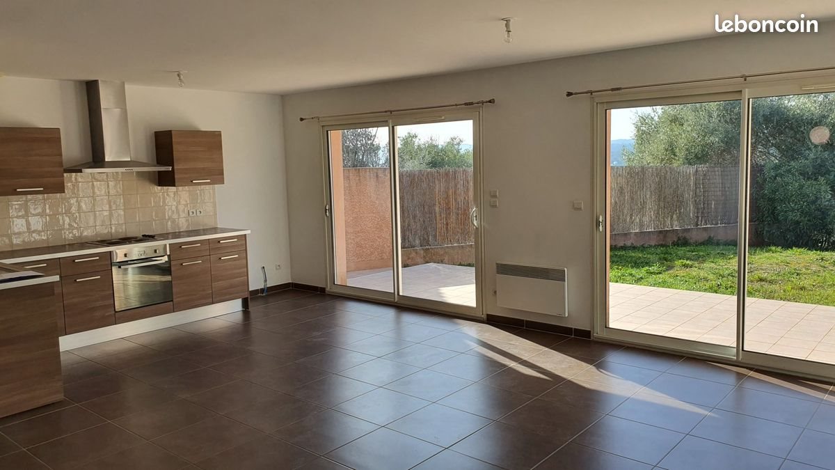Maison à louer, 92m², Ceyreste