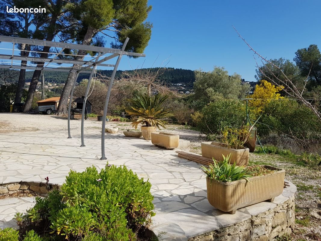 Maison à louer, 85m², Ceyreste