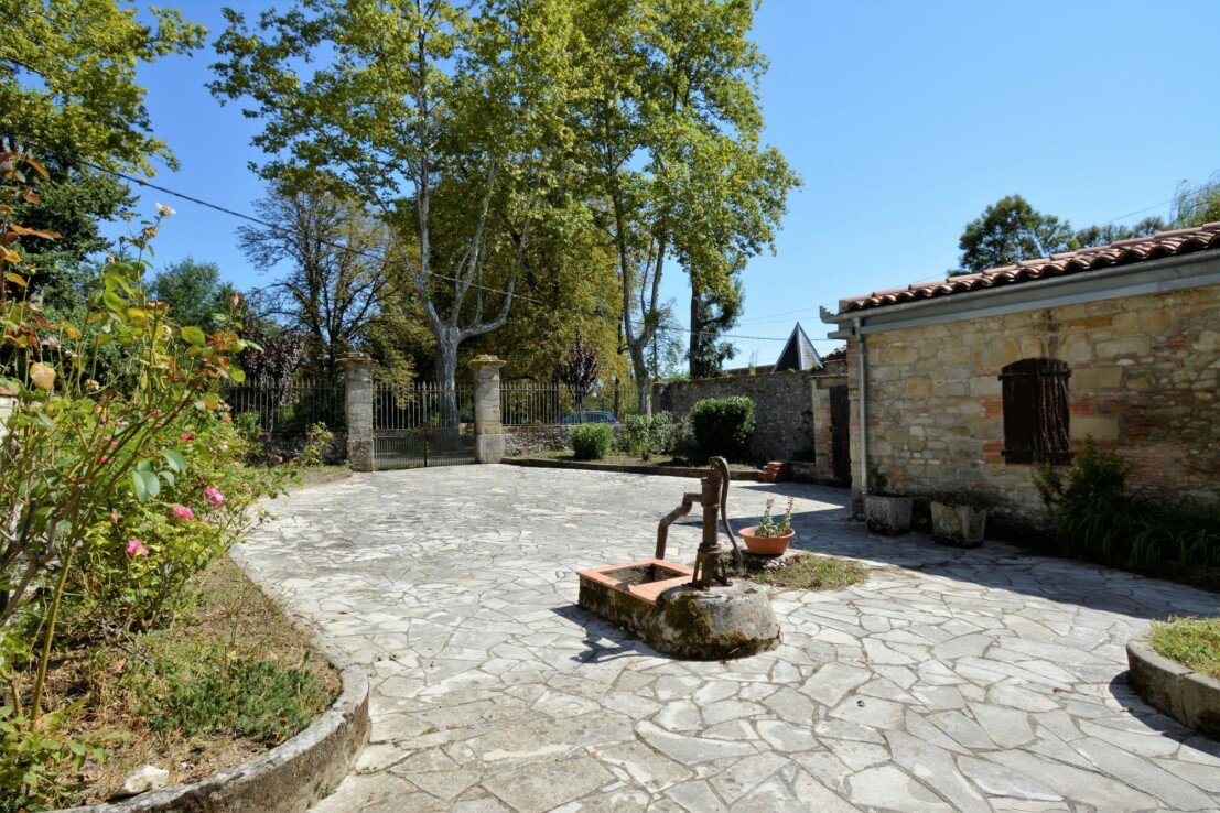 Maison à louer, 220m², Auriac-sur-Vendinelle