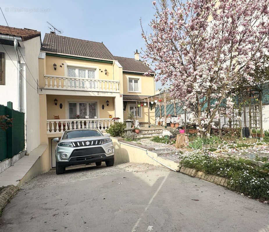 Maison à vendre, 141m², Bobigny