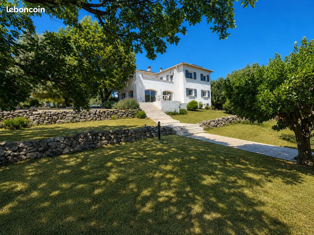 Maison à vendre, 186m², Saint-Maximin-la-Sainte-Baume