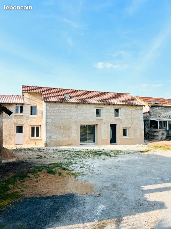 Maison à vendre, 120m², Dangé-Saint-Romain