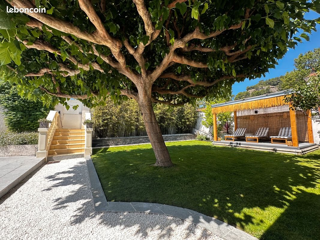 Maison à vendre, 181m², Lamanon