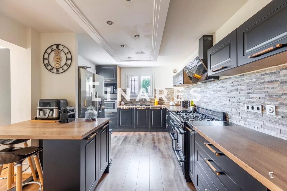 Maison à vendre, 242m², Carnoux-en-Provence