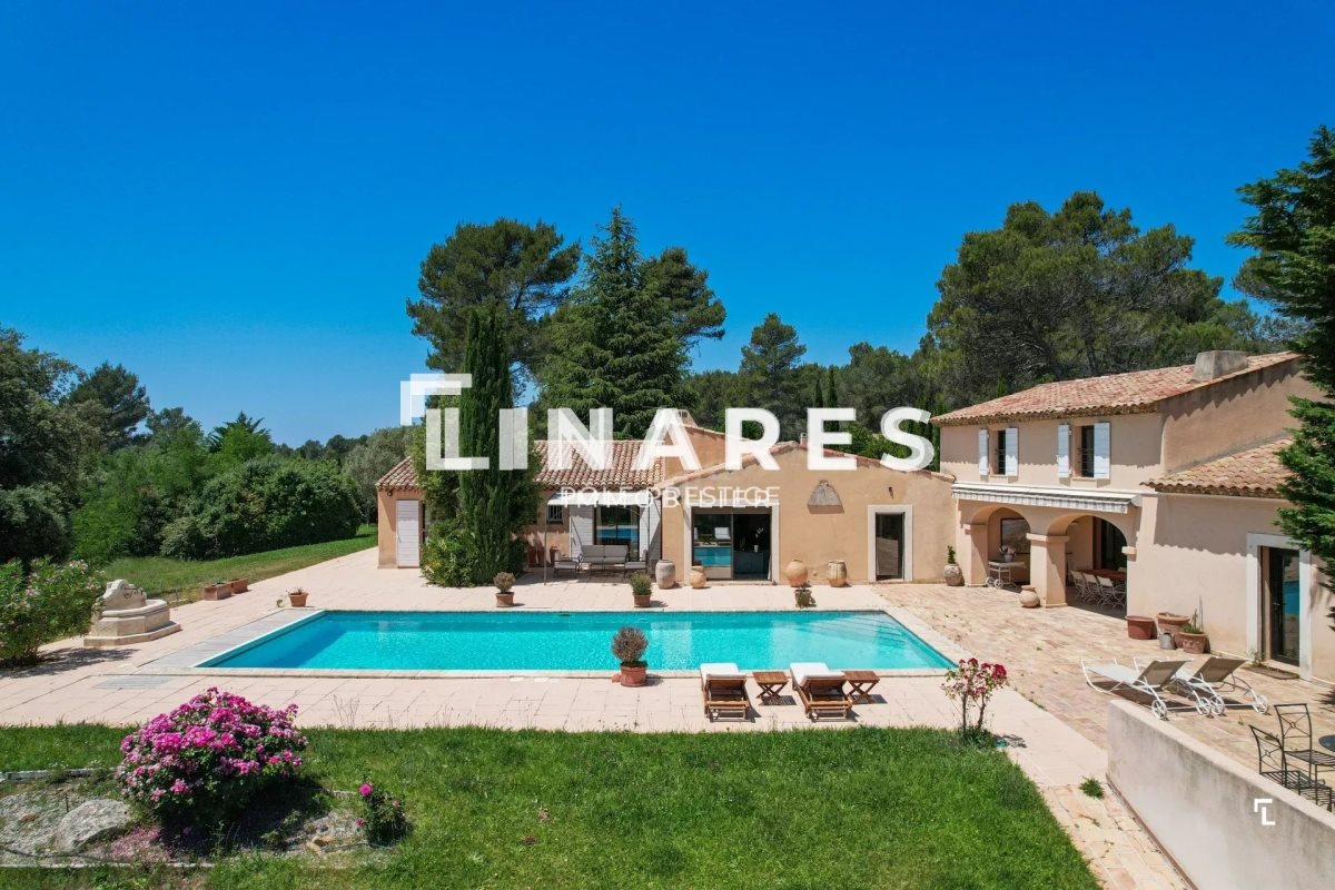Maison à vendre, 457m², Saint-Marc-Jaumegarde
