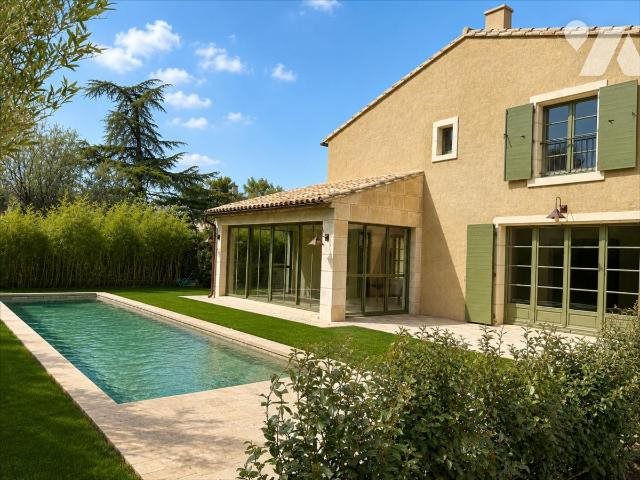 Maison à vendre, 284m², Eygalières