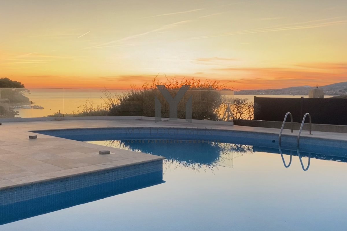 Maison à vendre, 198m², Sanary-sur-Mer