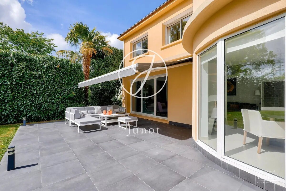 Maison à vendre, 265m², La Celle-Saint-Cloud
