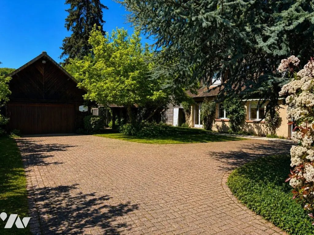 Maison à vendre, 170m², Hondouville