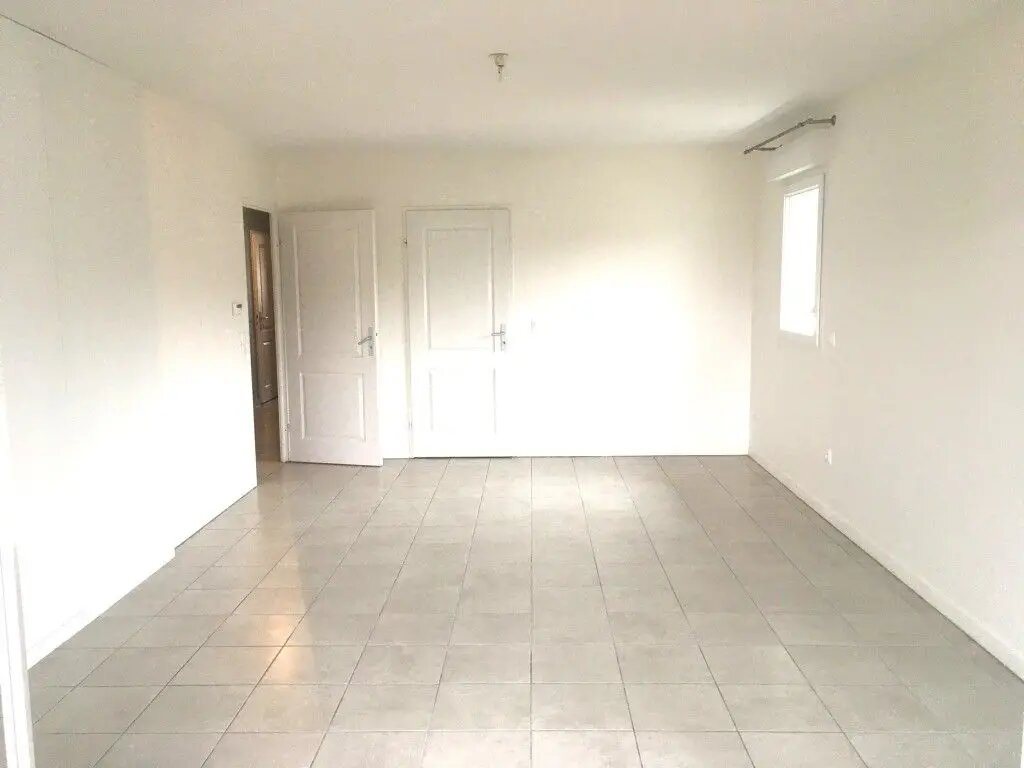 Appartement à louer, 93m², Lons
