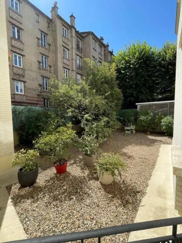 Appartement à louer, 43m², Courbevoie