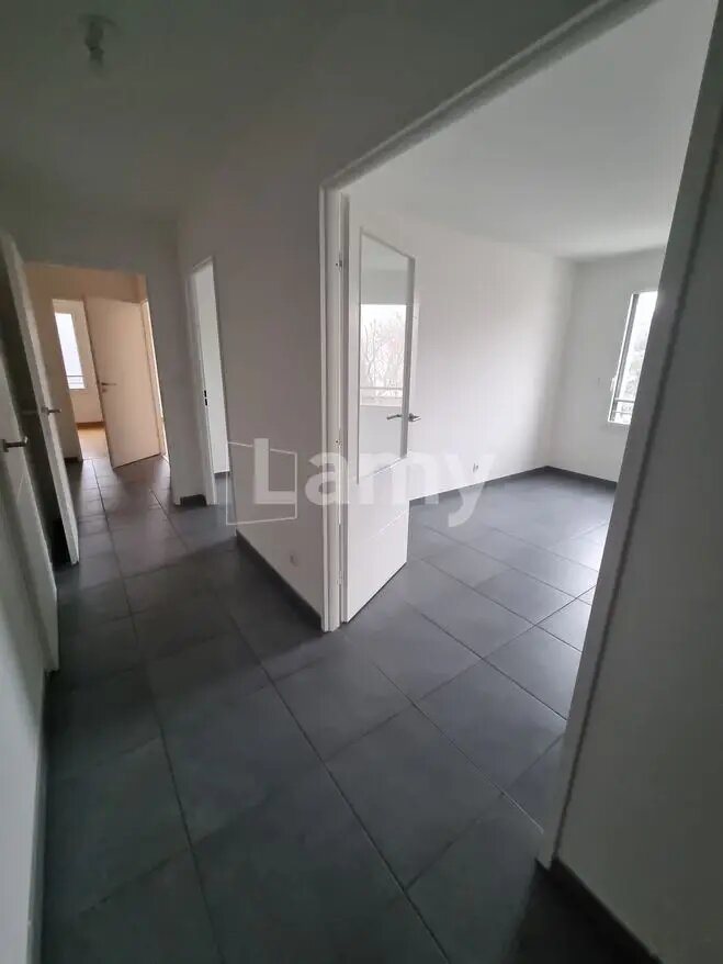 Appartement à louer, 75m², Vénissieux