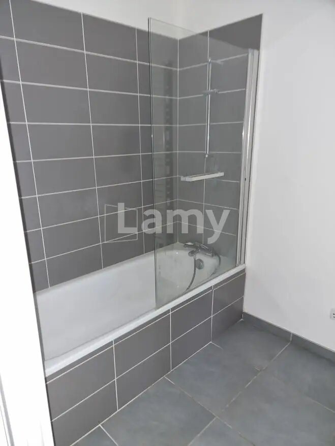 Appartement à louer, 75m², Vénissieux