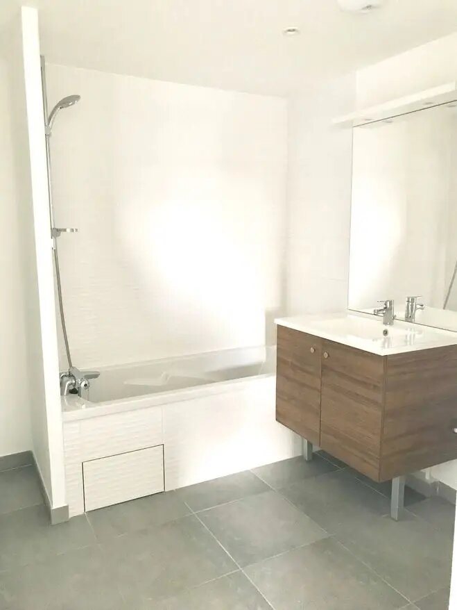 Appartement à louer, 81m², Lyon 8ème