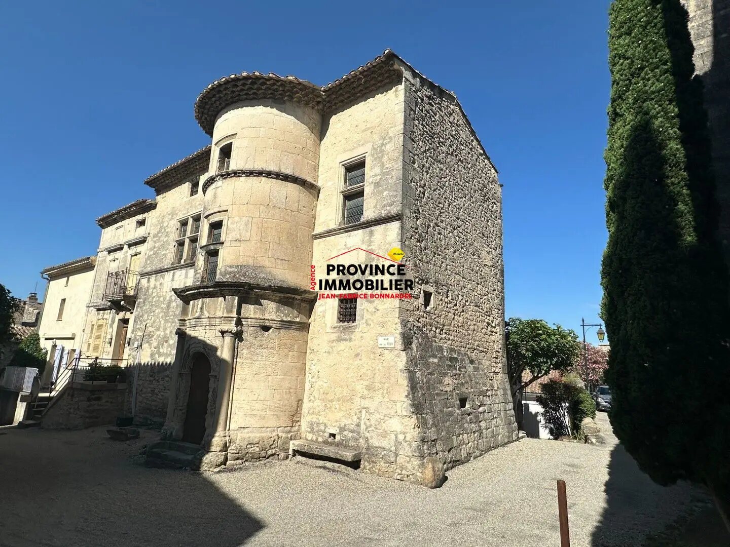 Maison à vendre, 412m², Saint-Restitut