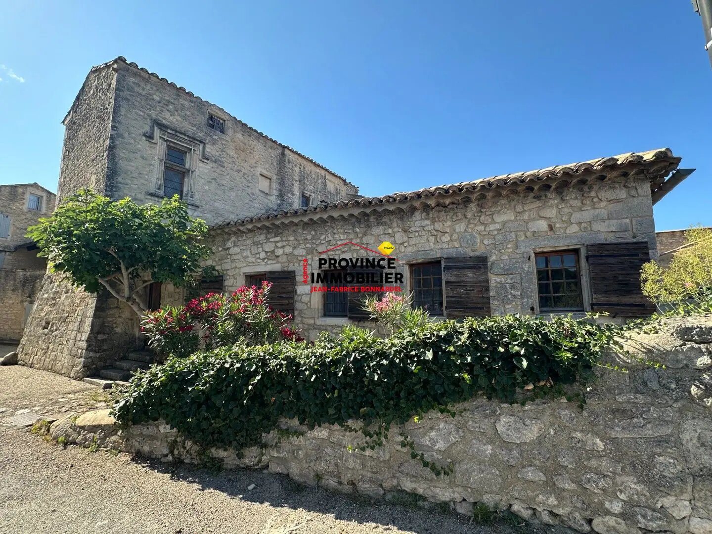 Maison à vendre, 412m², Saint-Restitut