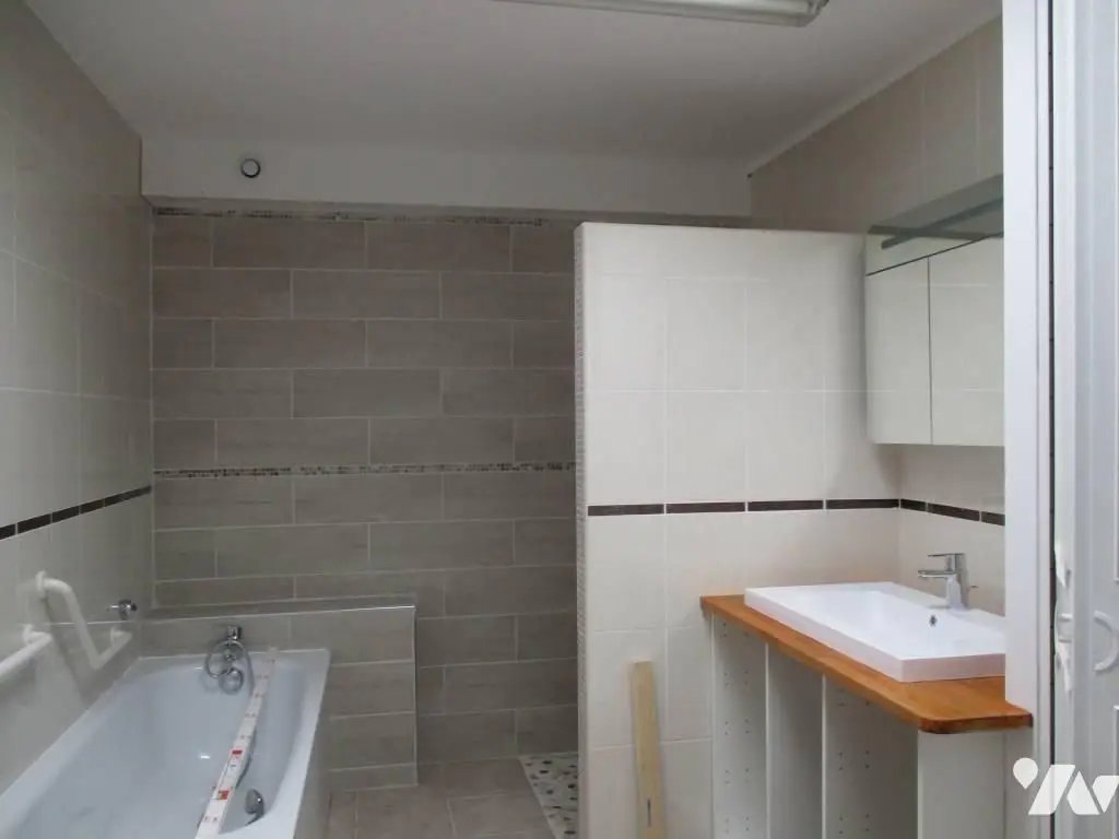 Appartement à louer, 127m², Santes