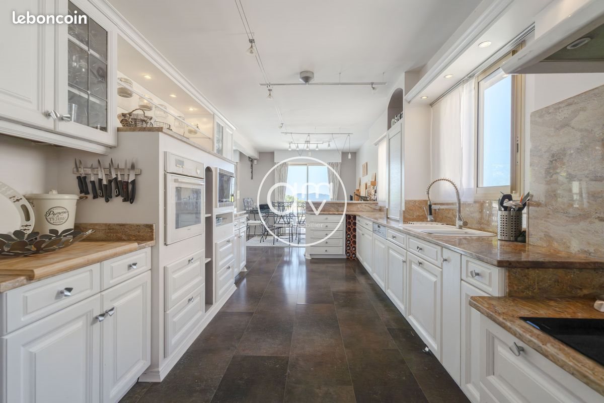 Appartement à vendre, 196m², Le Revest-les-Eaux