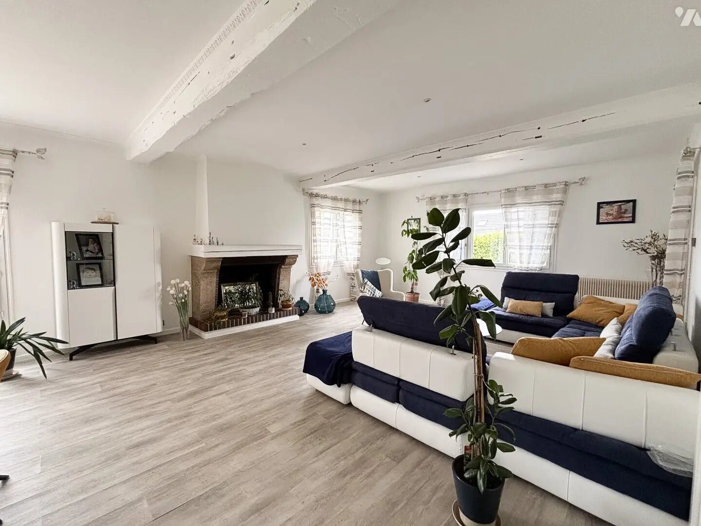 Maison à vendre, 323m², Ville-Saint-Jacques