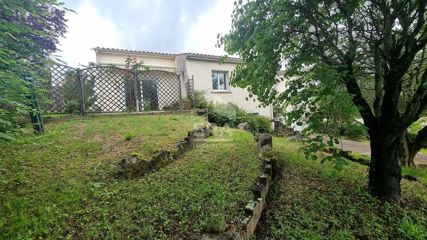 Maison à vendre, 123m², Saintes