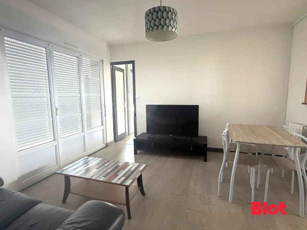 Appartement à louer, 55m², Fougères