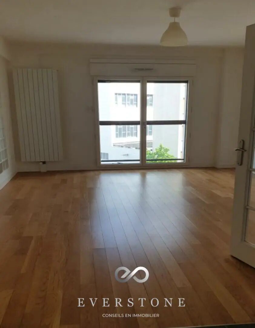Appartement à louer, 46m², Courbevoie