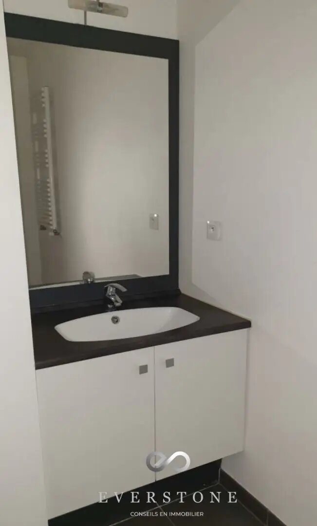Appartement à louer, 46m², Courbevoie