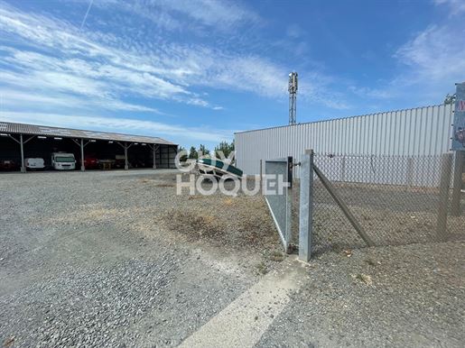 Local commercial 3845 m² · à Créances · 3 845 m² · 401 000 €