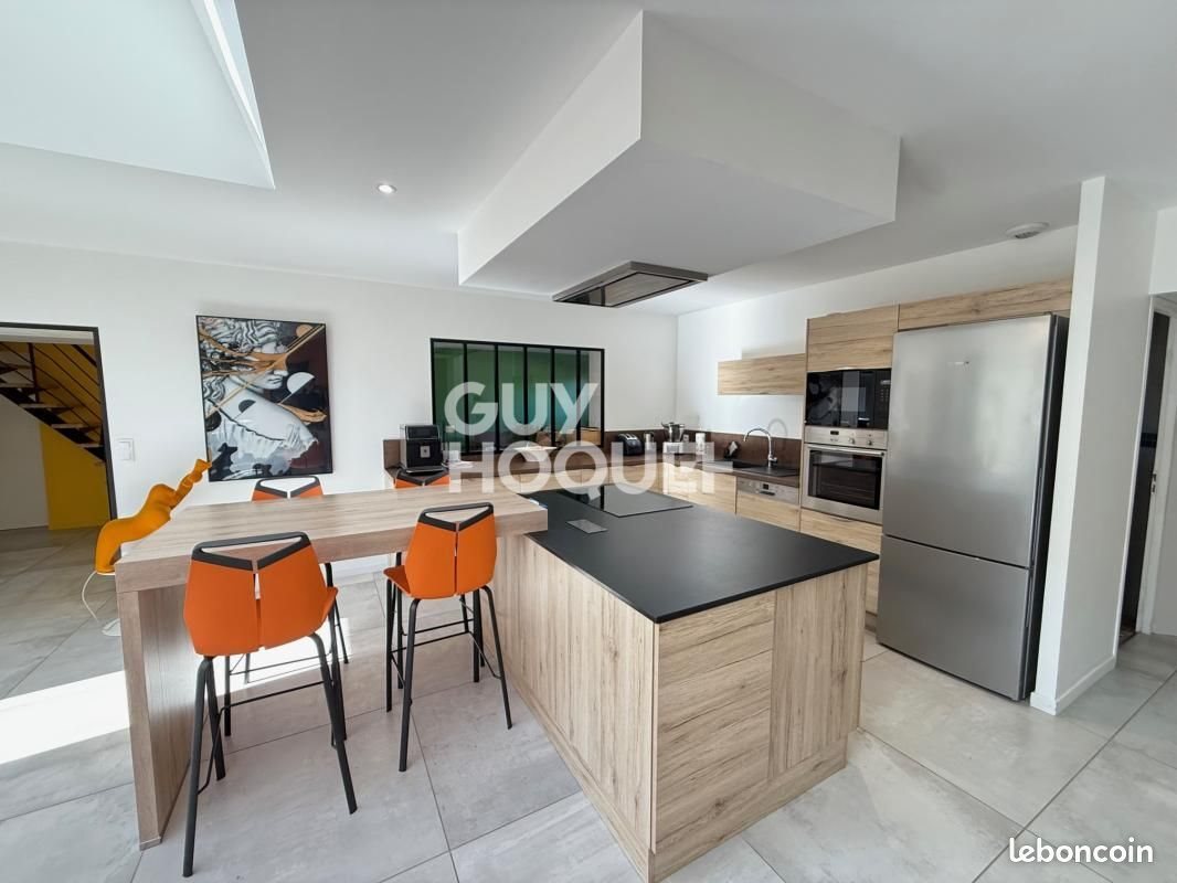 Maison à vendre, 196m², Poncins