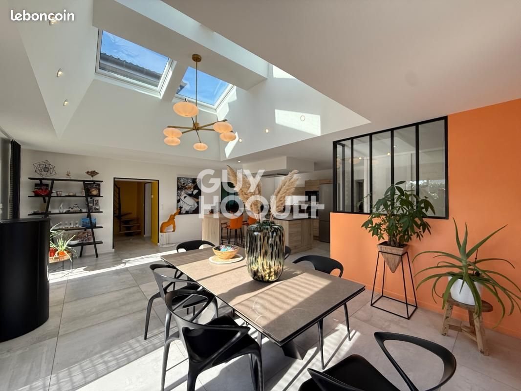 Maison à vendre, 196m², Poncins