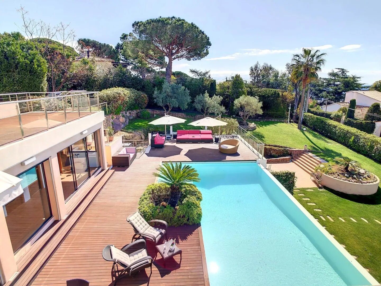 Maison à louer, 350m², Cannes-la-Bocca