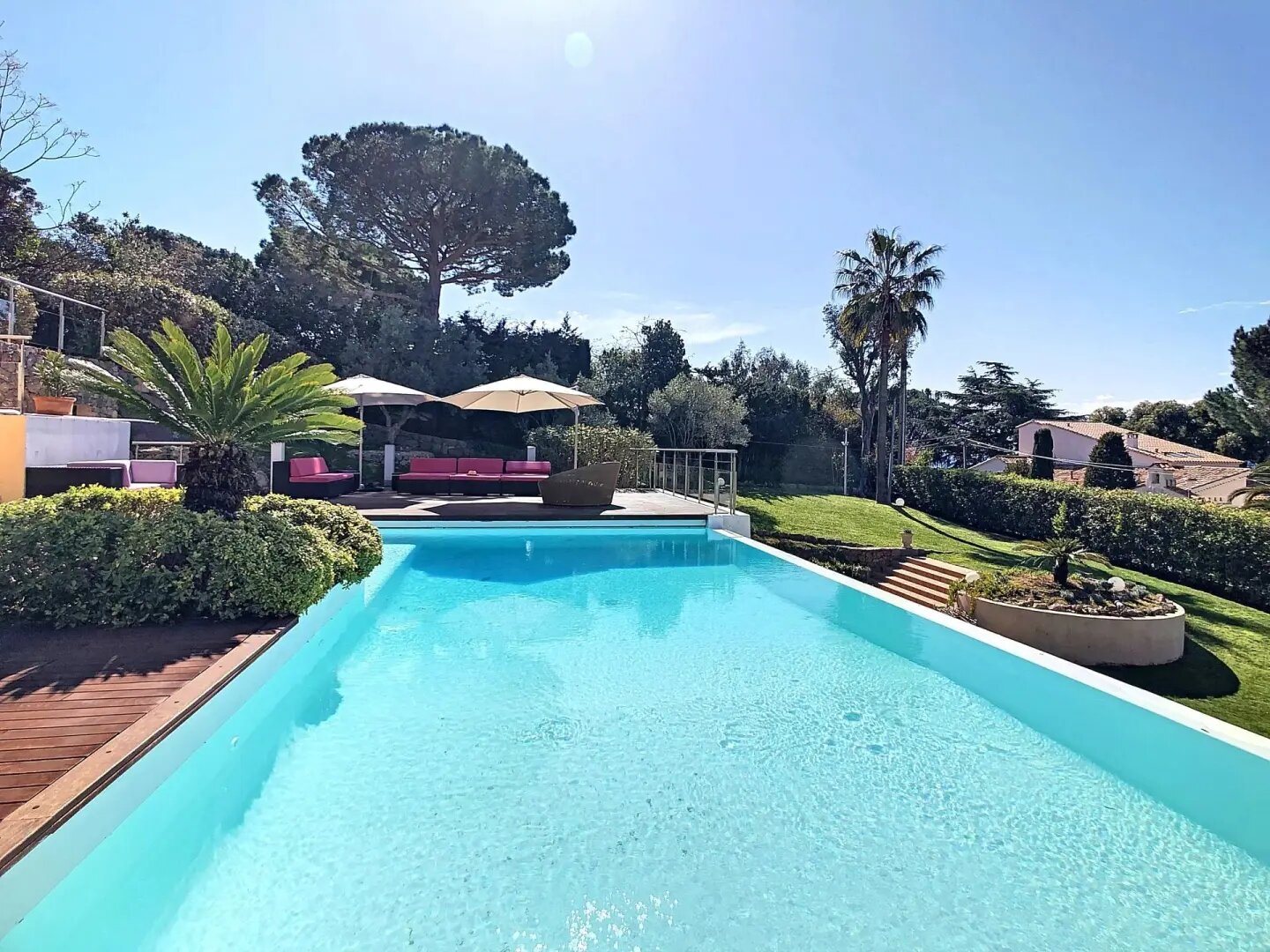 Maison à louer, 350m², Cannes-la-Bocca