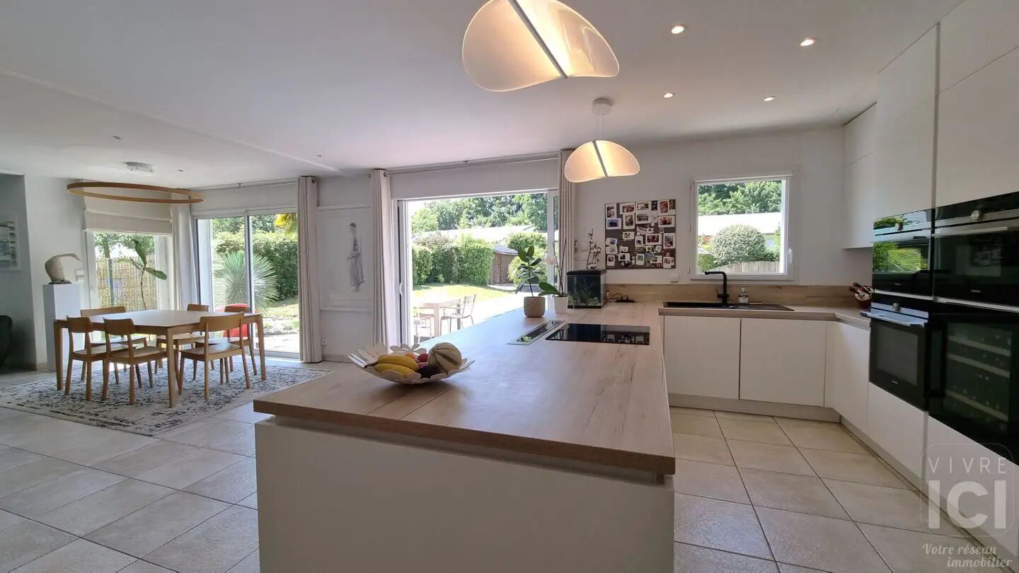 Maison à vendre, 241m², Sautron