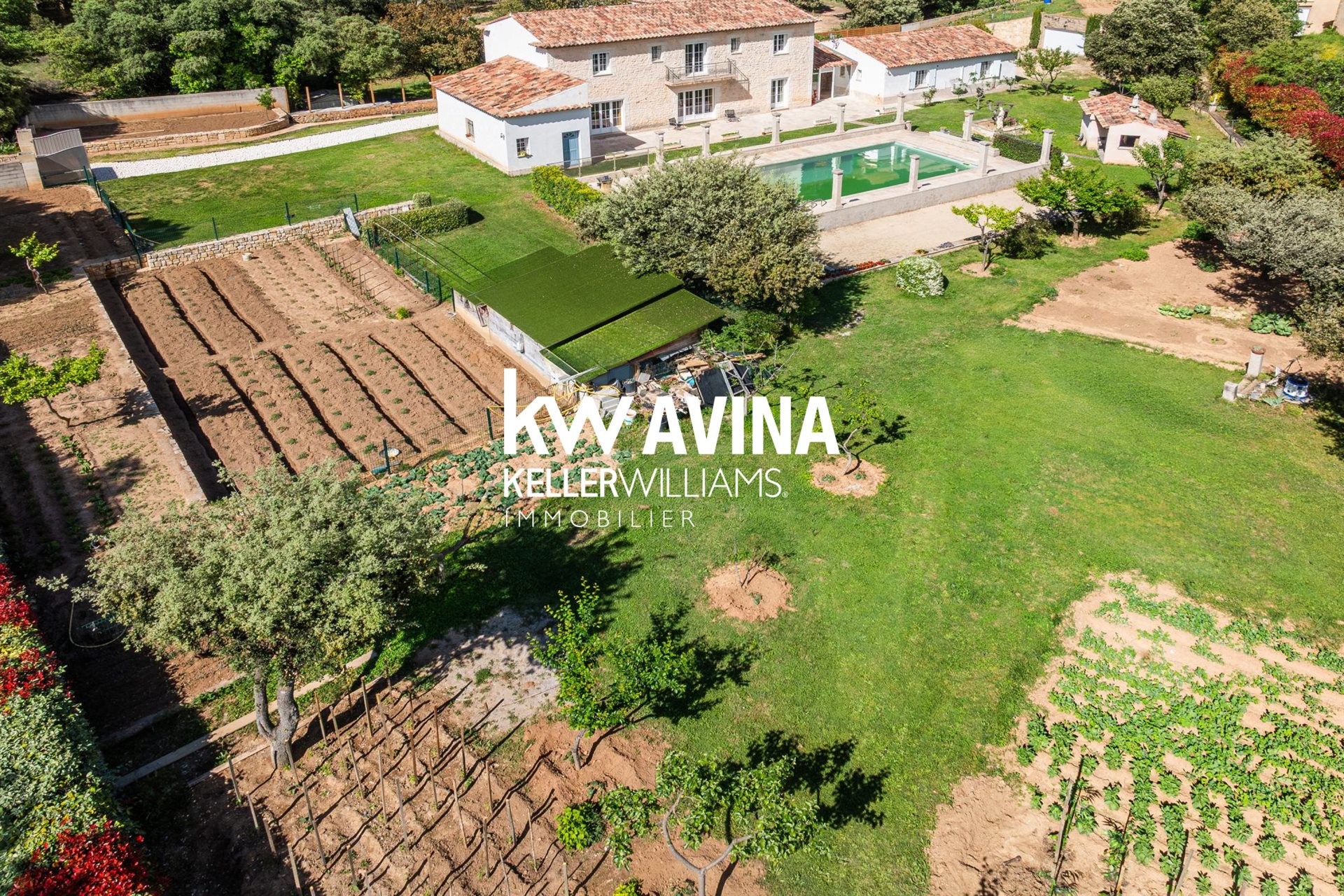 Maison à vendre, 330m², Jouques
