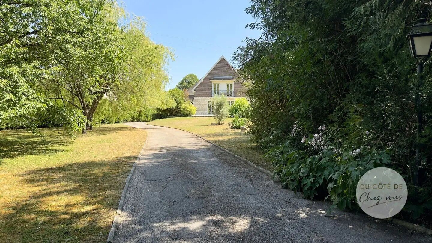 Maison à vendre, 221m², Bréviandes