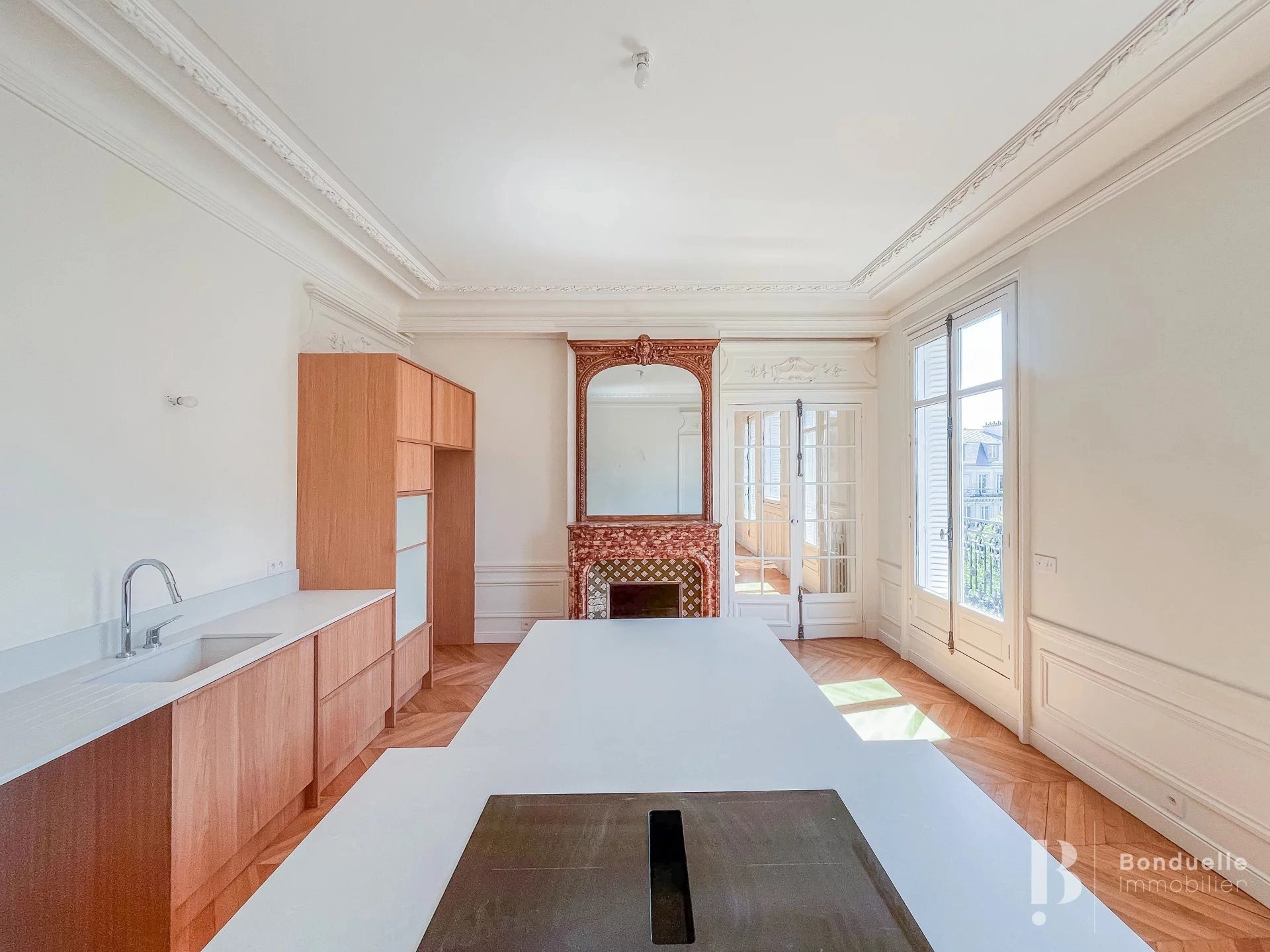 Appartement à louer, 319m², Paris 16ème