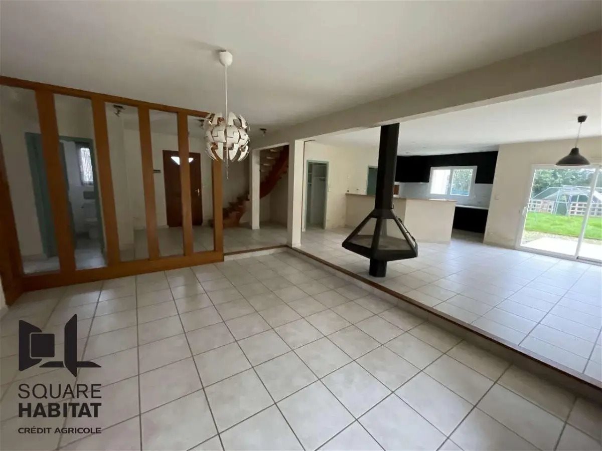 Maison à louer, 220m², Usson-du-Poitou