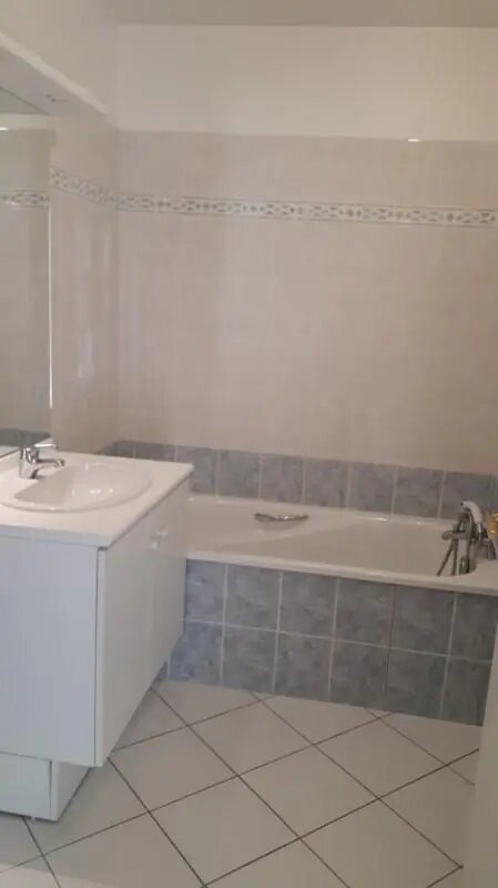Appartement à louer, 69m², Saint-Péray