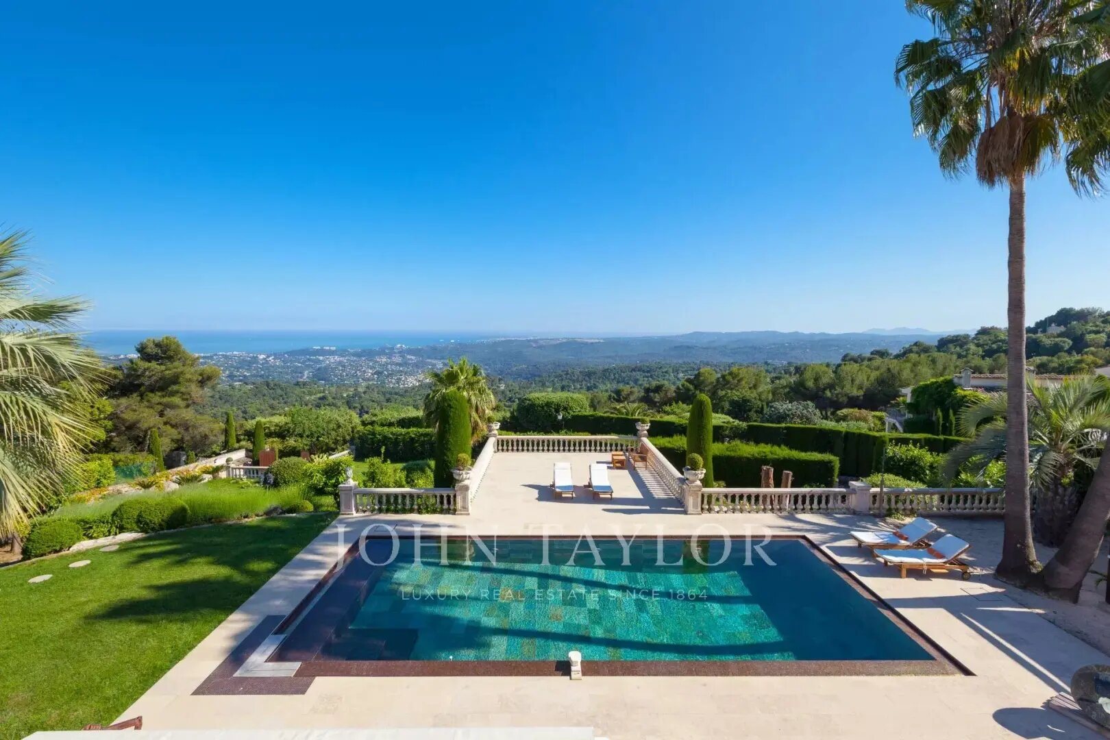 Maison à louer, 460m², Saint-Paul-de-Vence