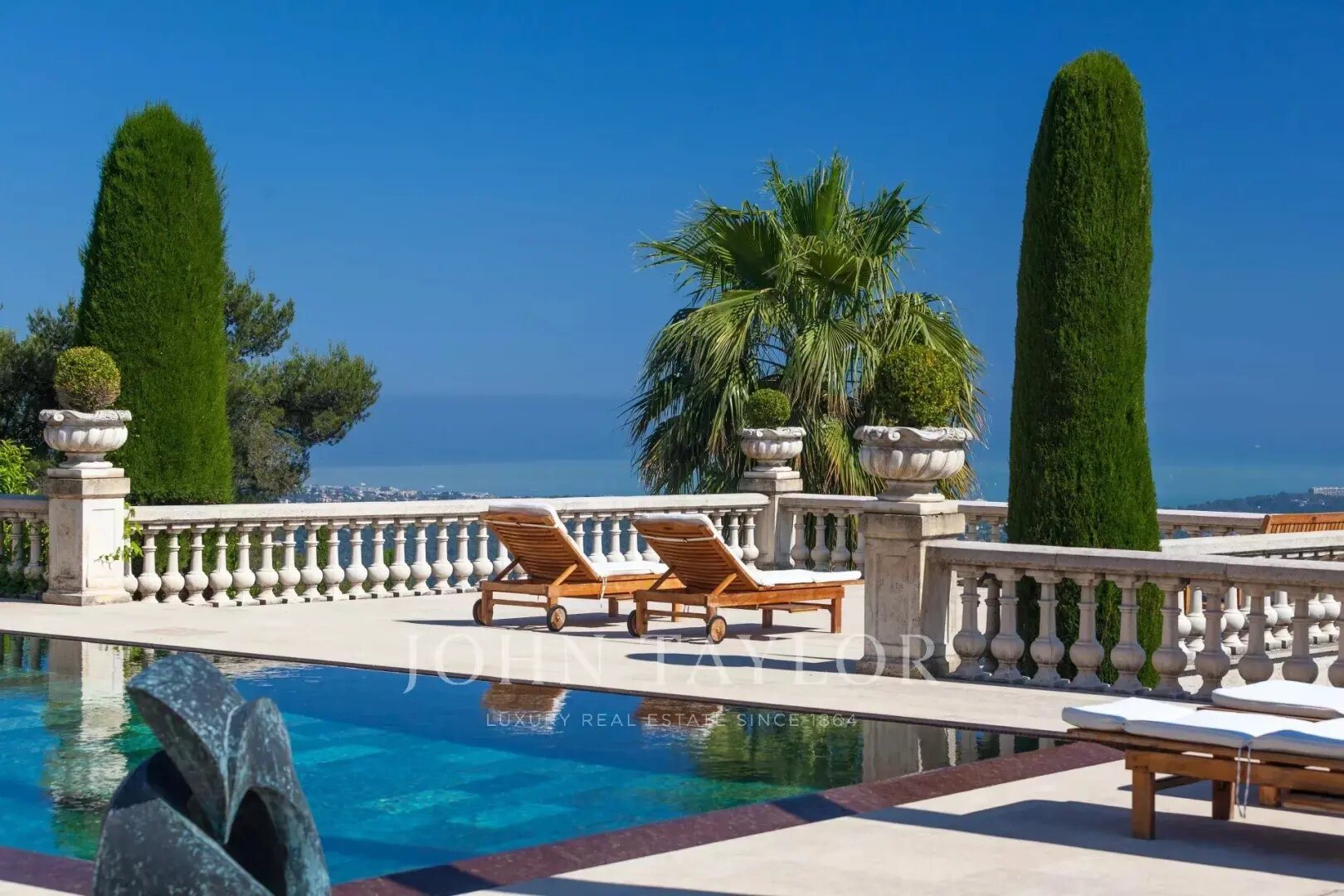 Maison à louer, 460m², Saint-Paul-de-Vence