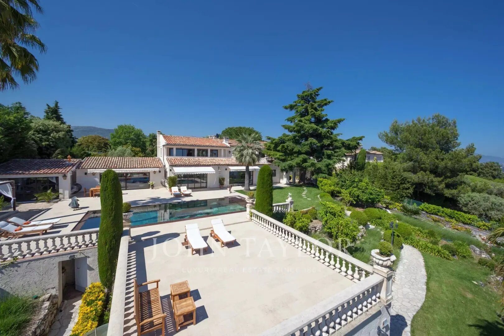 Maison à louer, 460m², Saint-Paul-de-Vence