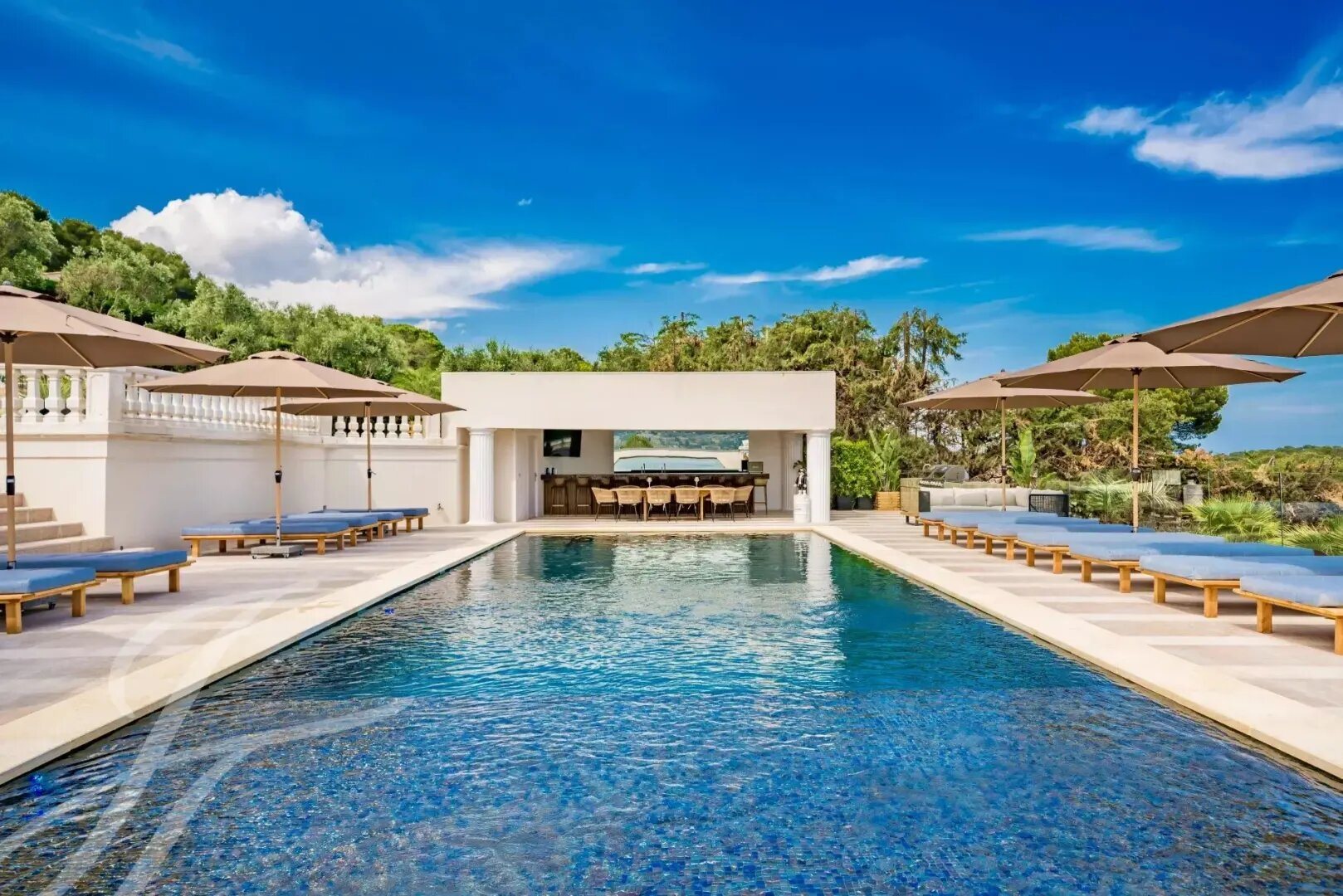 Maison à louer, 1400m², Mougins